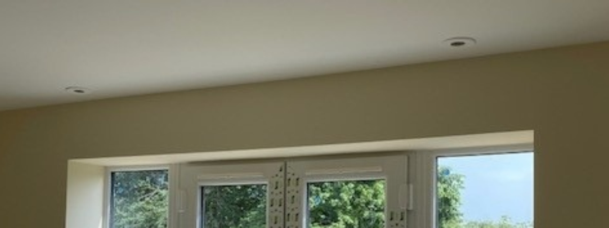 Almost indiscernible ceiling outlets and ultra-quiet running Almost indiscernible ceiling outlets and ultra-quiet running